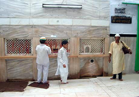 Tomb of wives of Garib Nawaz (R.A.)